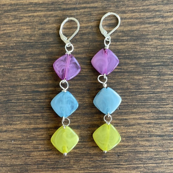 HAND CRAFTED EARRINGS Yellow Blue Lavender Lightweight Acrylic Beads - Picture 1 of 12